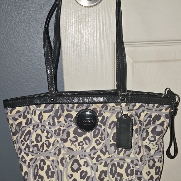 Coach Leopard Print Tote Bag And Wallet Set - Black and Gray - Picture 12 of 15